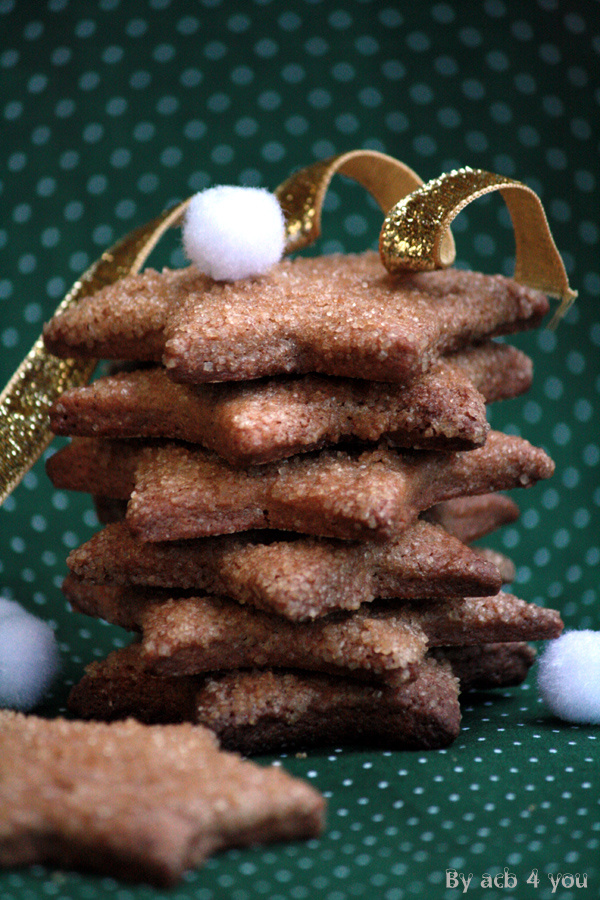 Biscuits de Noël traditionnels, étoiles au sucre
