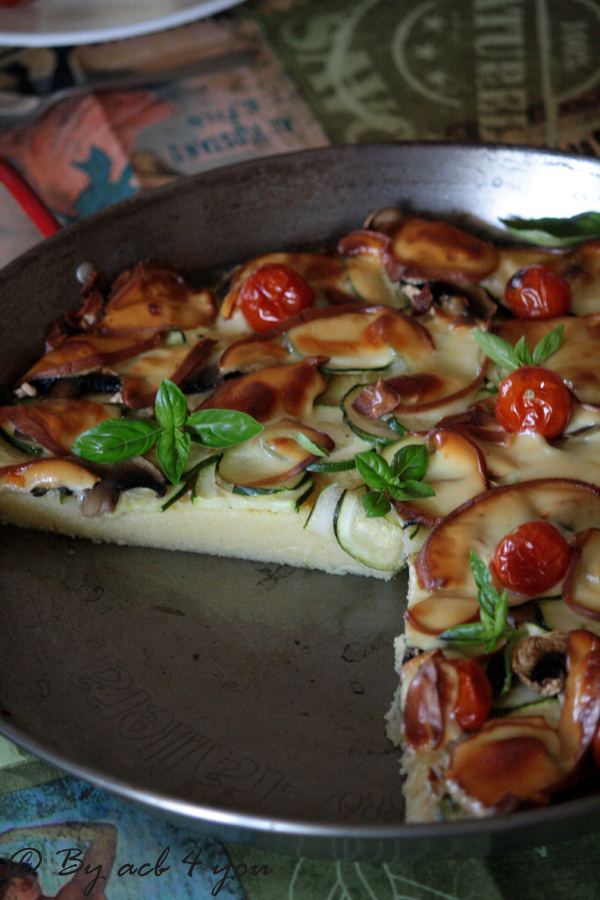 Polenta façon pizza à la courgette et scamorza