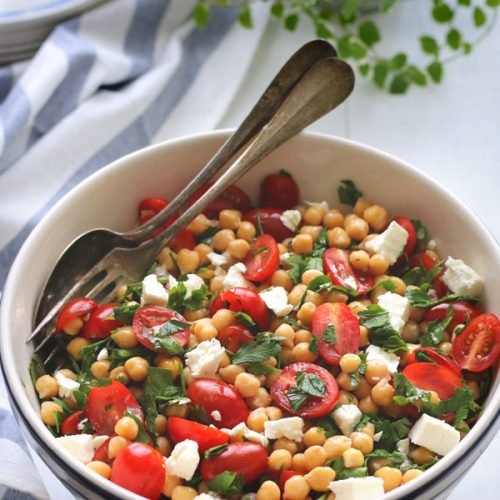Salade de pois chiches, tomates et féta - recette facile