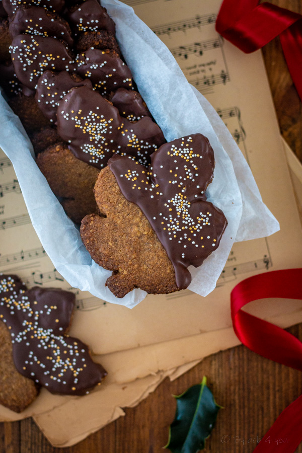 Biscuits de Noël au sarrasin et chocolat