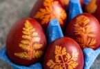 œufs colorés de Pâques