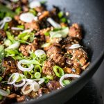 bœuf et aubergines, sésame et basilic thaï